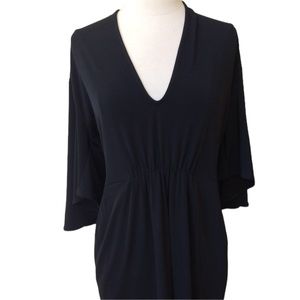 Viereck size large black v-neck Loose Fitting dress with 3/4 sleeves